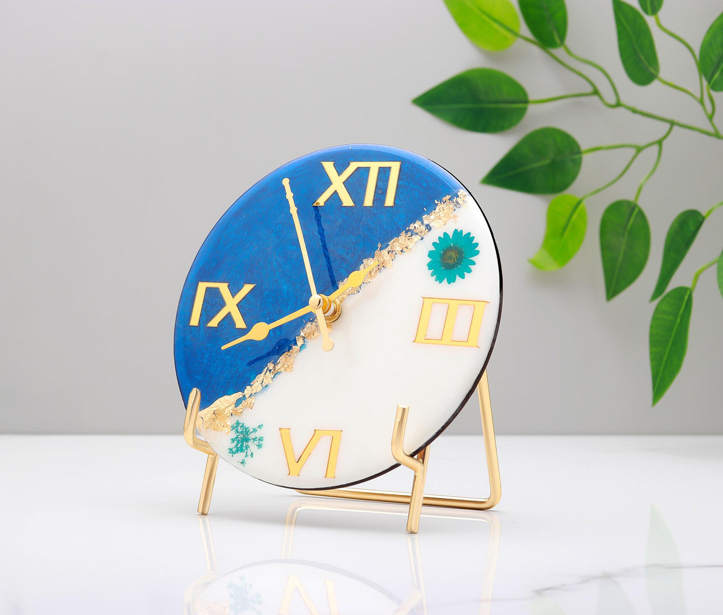 HandArted Resin Table Clock – Ocean Bloom Edition