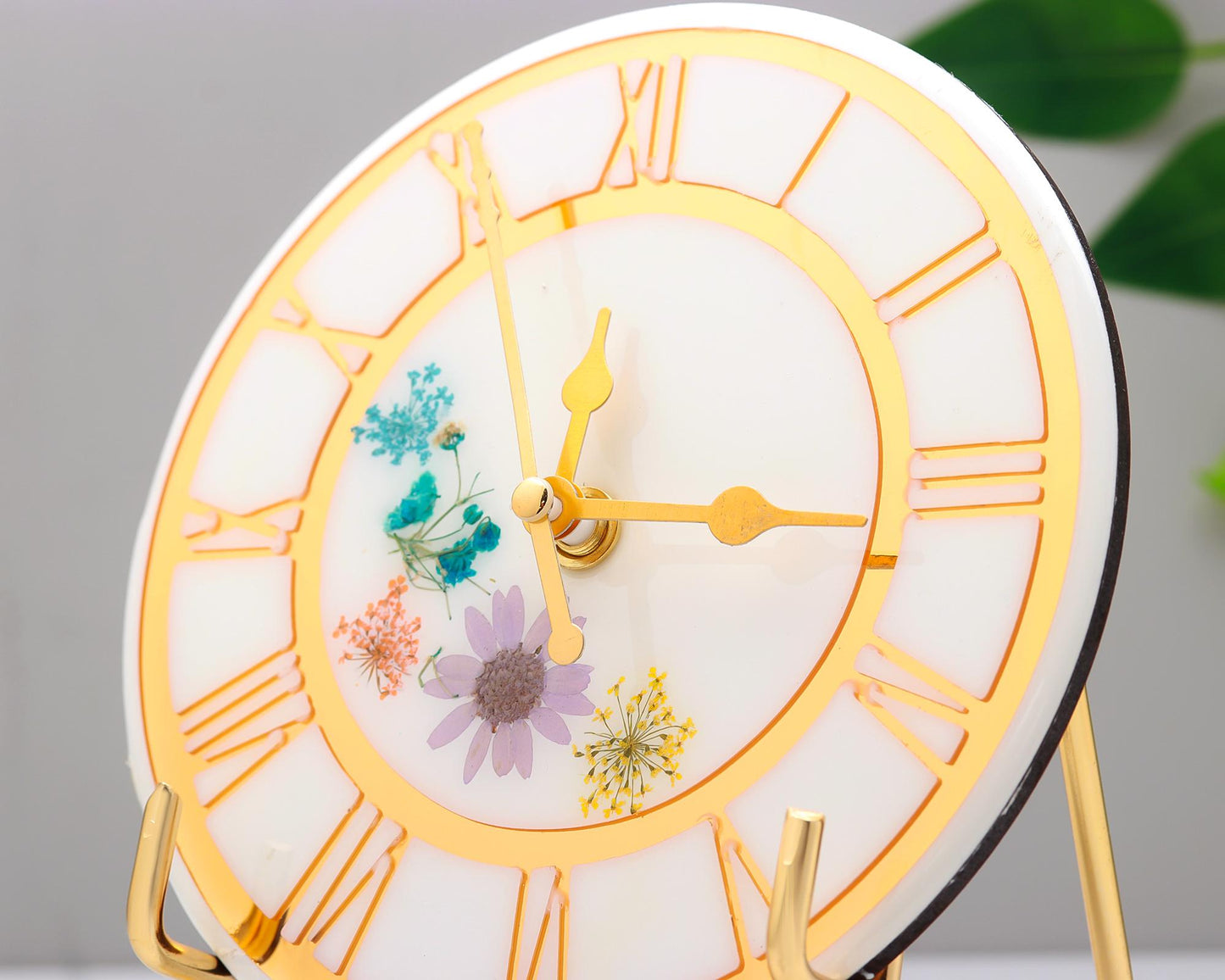 HandArted Resin Table Clock – Blossom White Edition