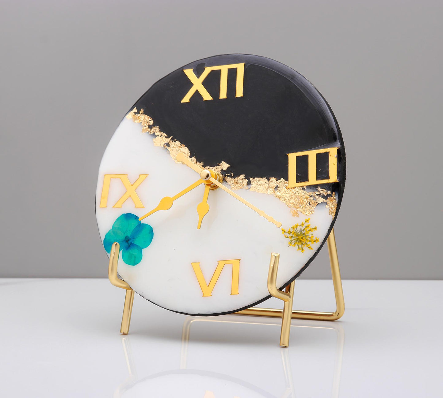 HandArted Resin Table Clock – Midnight Bloom Edition