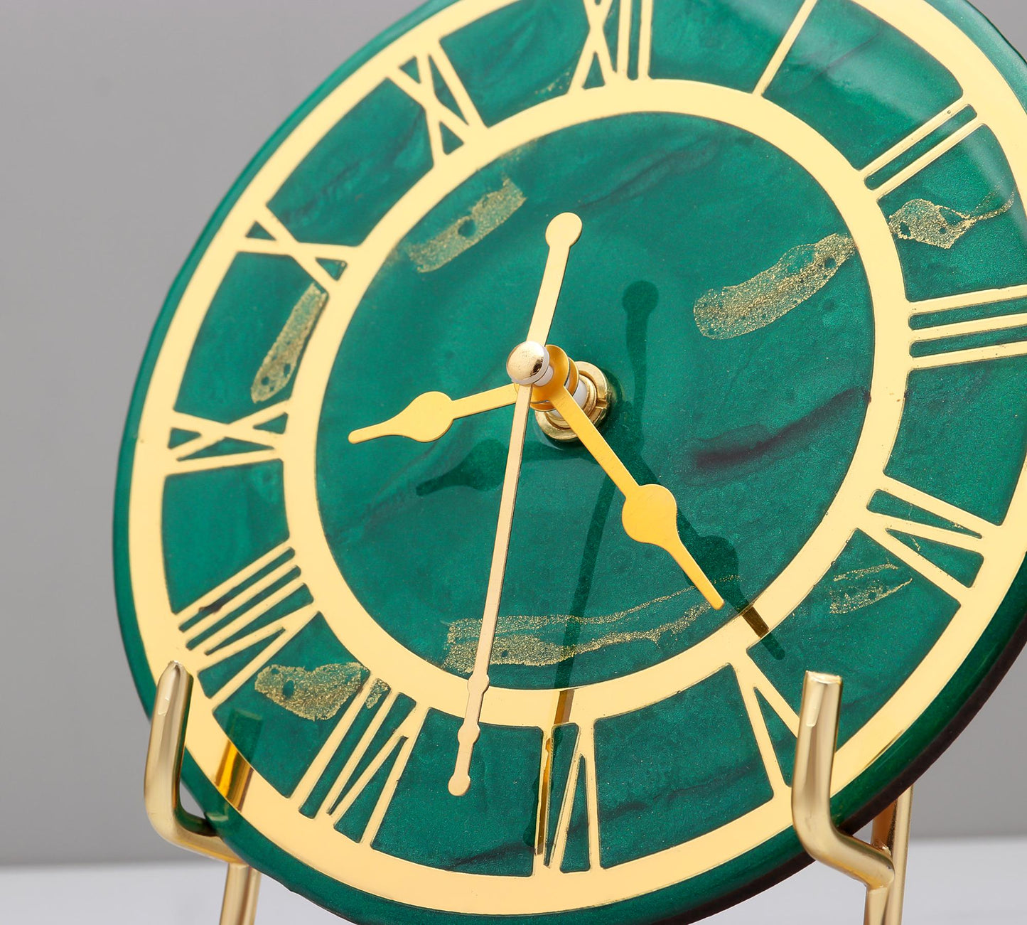 HandArted Resin Table Clock – Deep Emerald Classic Edition