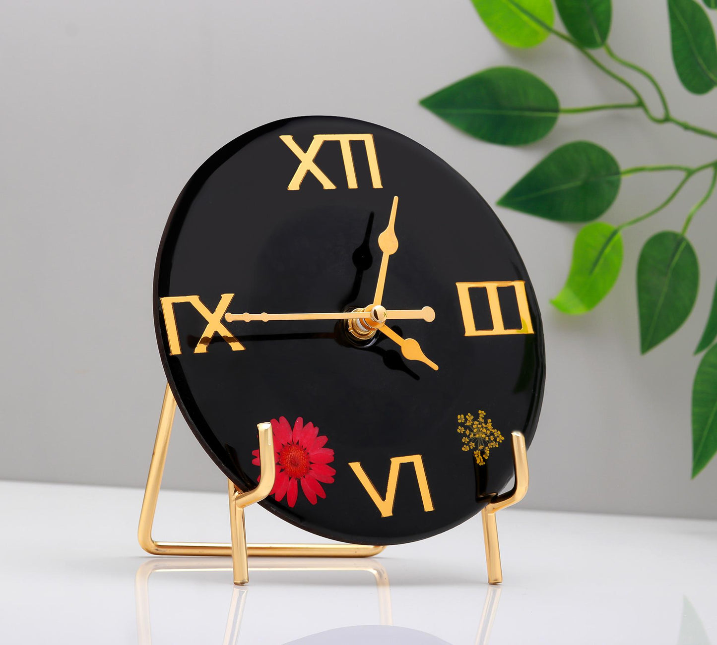 HandArted Resin Table Clock – Black & Bloom Edition