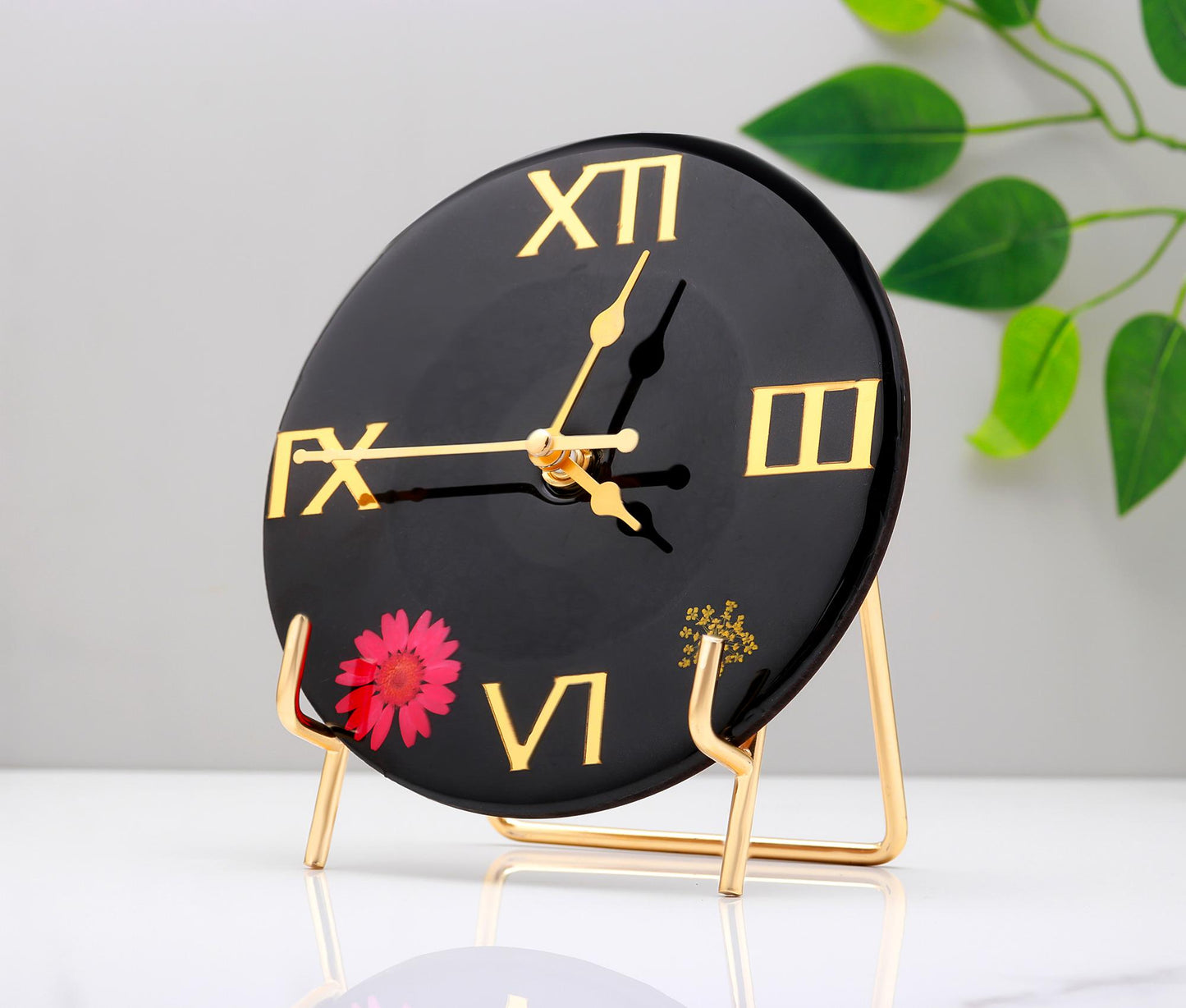 HandArted Resin Table Clock – Black & Bloom Edition
