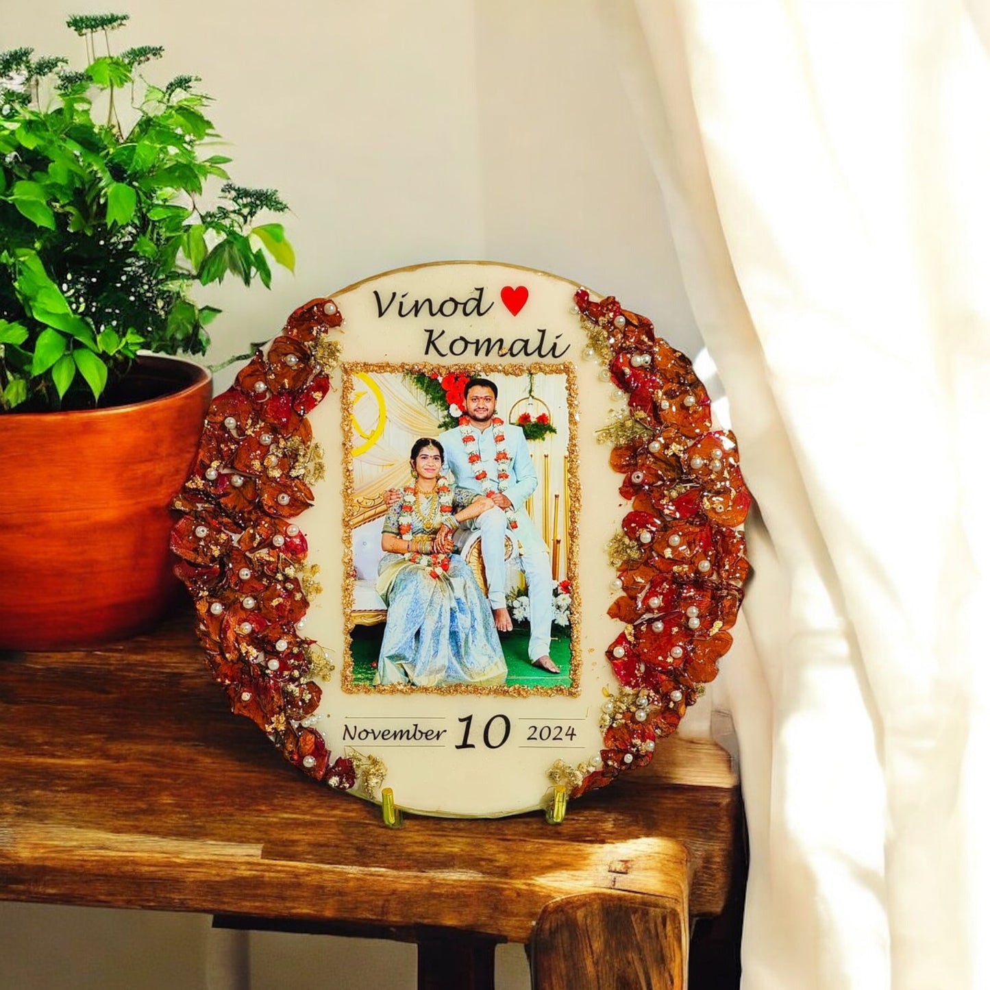 ❤ Resin Varmala Photo Frame – A Floral Celebration of Love