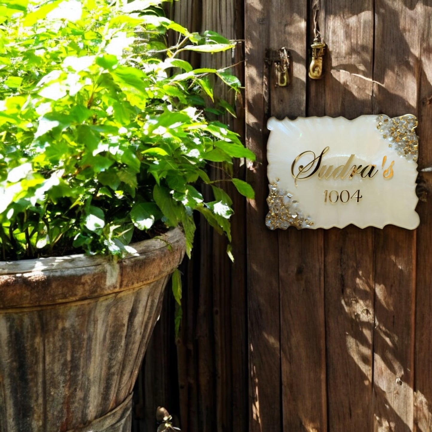 ❤️ Resin Name Plate – Glimmering Grandeur for Your Sweet Home