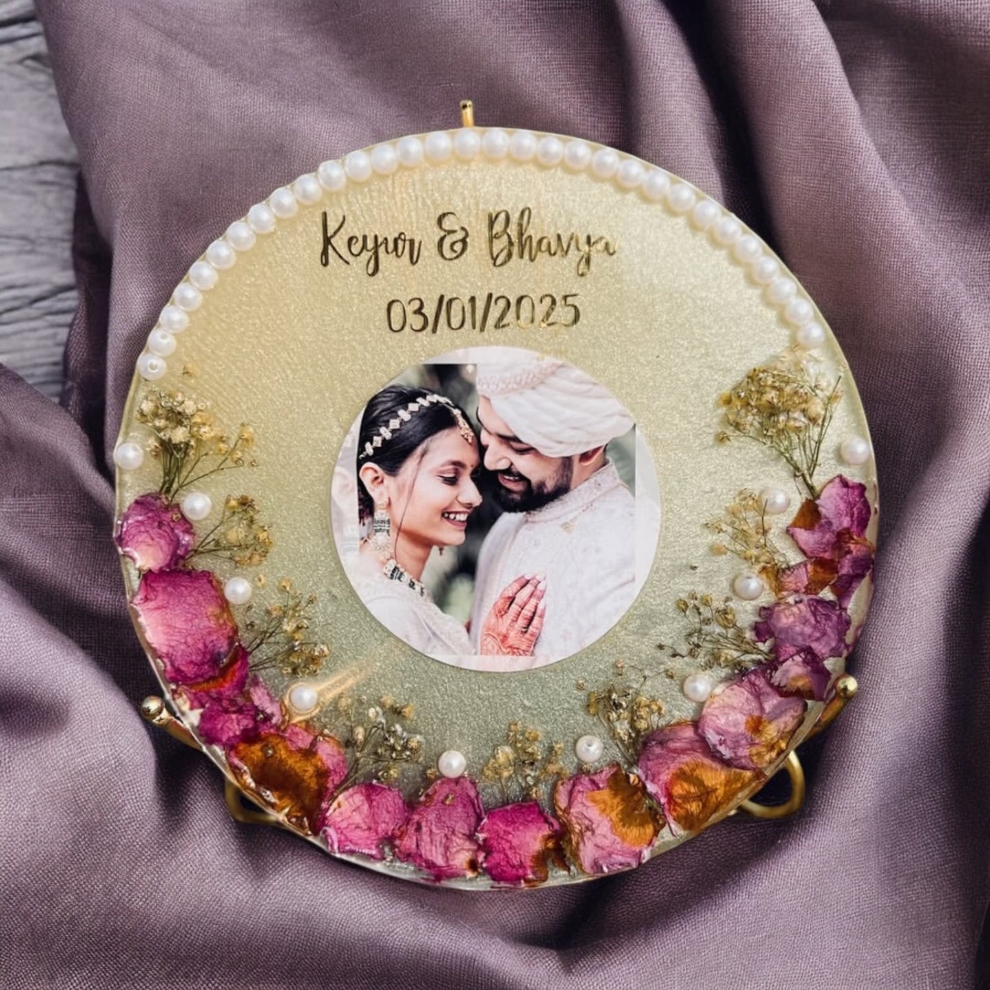 ❤ Resin Varmala Photo Frame – Golden Glow & Floral Charm