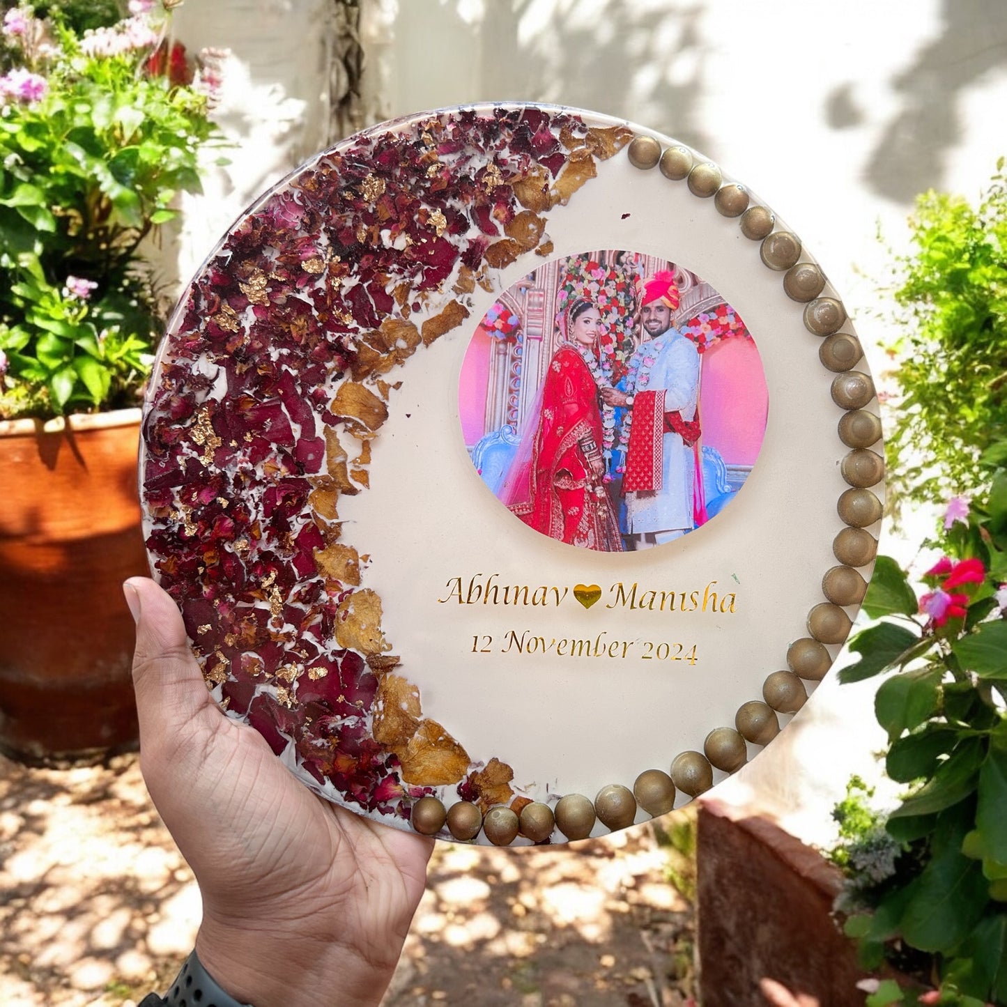 ❤ Resin Varmala Photo Frame – Elegance in Every Petal