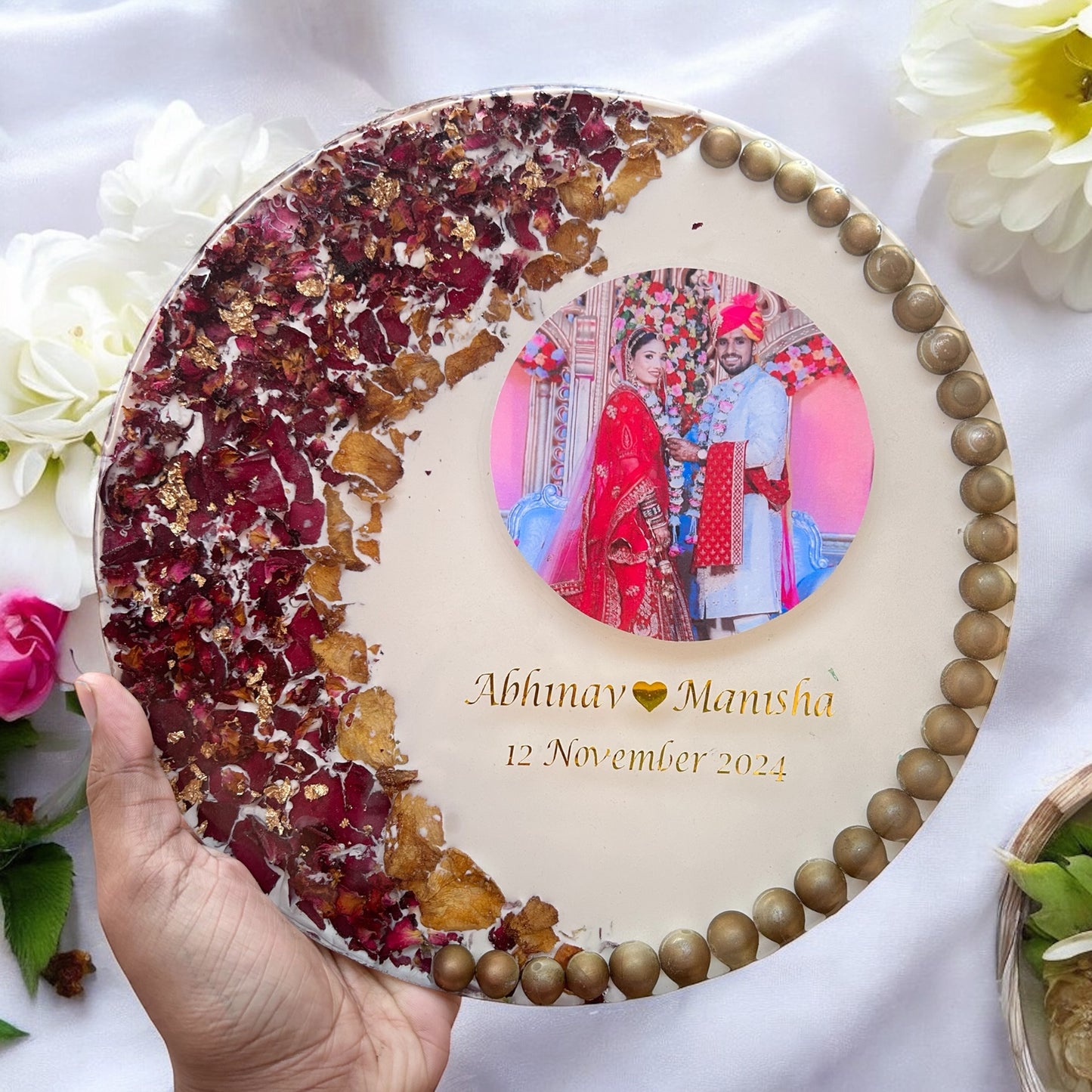 ❤ Resin Varmala Photo Frame – Elegance in Every Petal