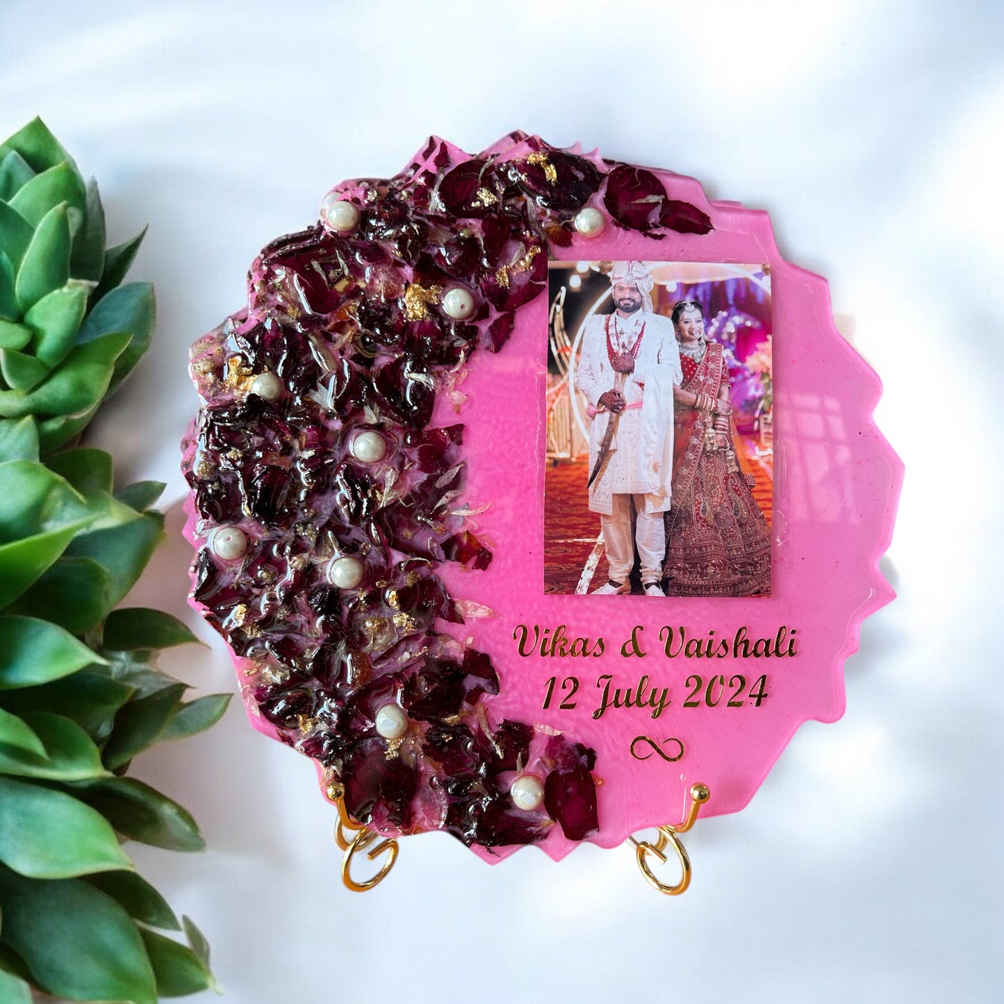 π Personalized Agate Resin Photo Frame β Preserving Love in Every Petal