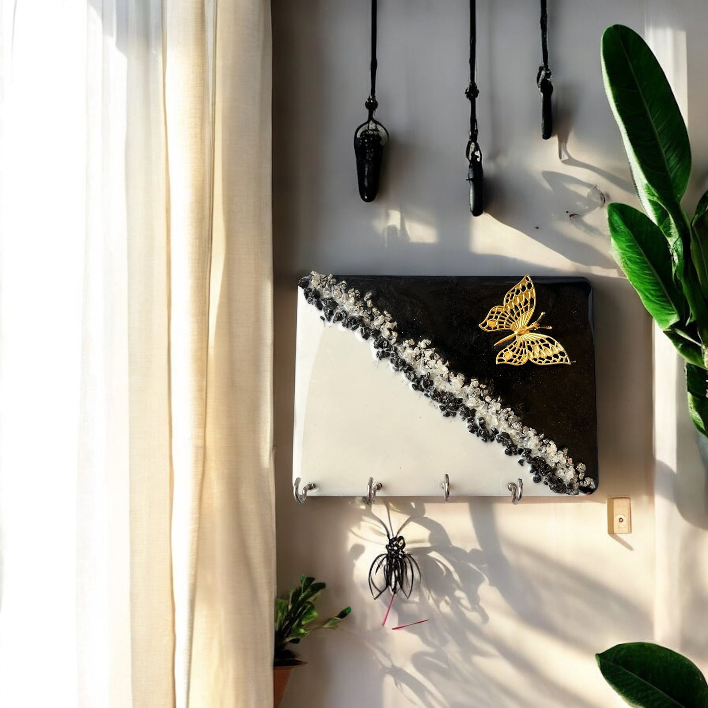 HandArted Resin KeyHolder – Scarlet Bloom Edition