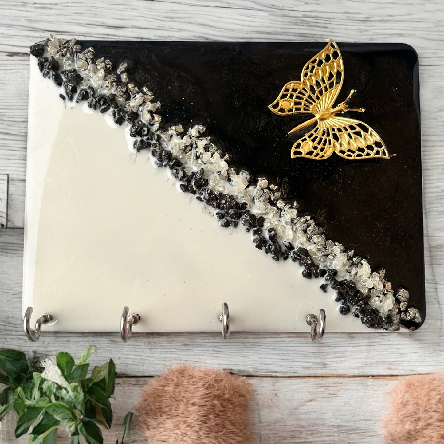 HandArted Resin KeyHolder – Scarlet Bloom Edition
