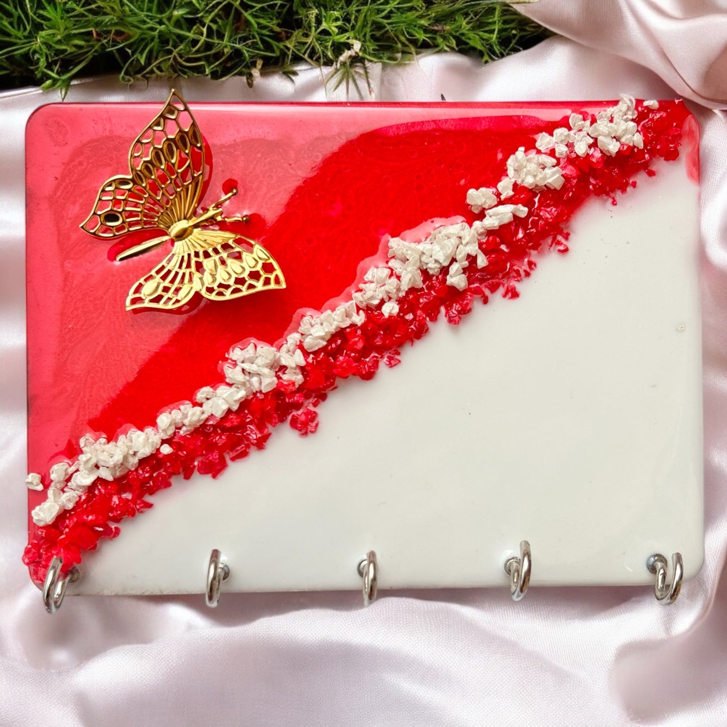 HandArted Resin KeyHolder – Scarlet Bloom Edition