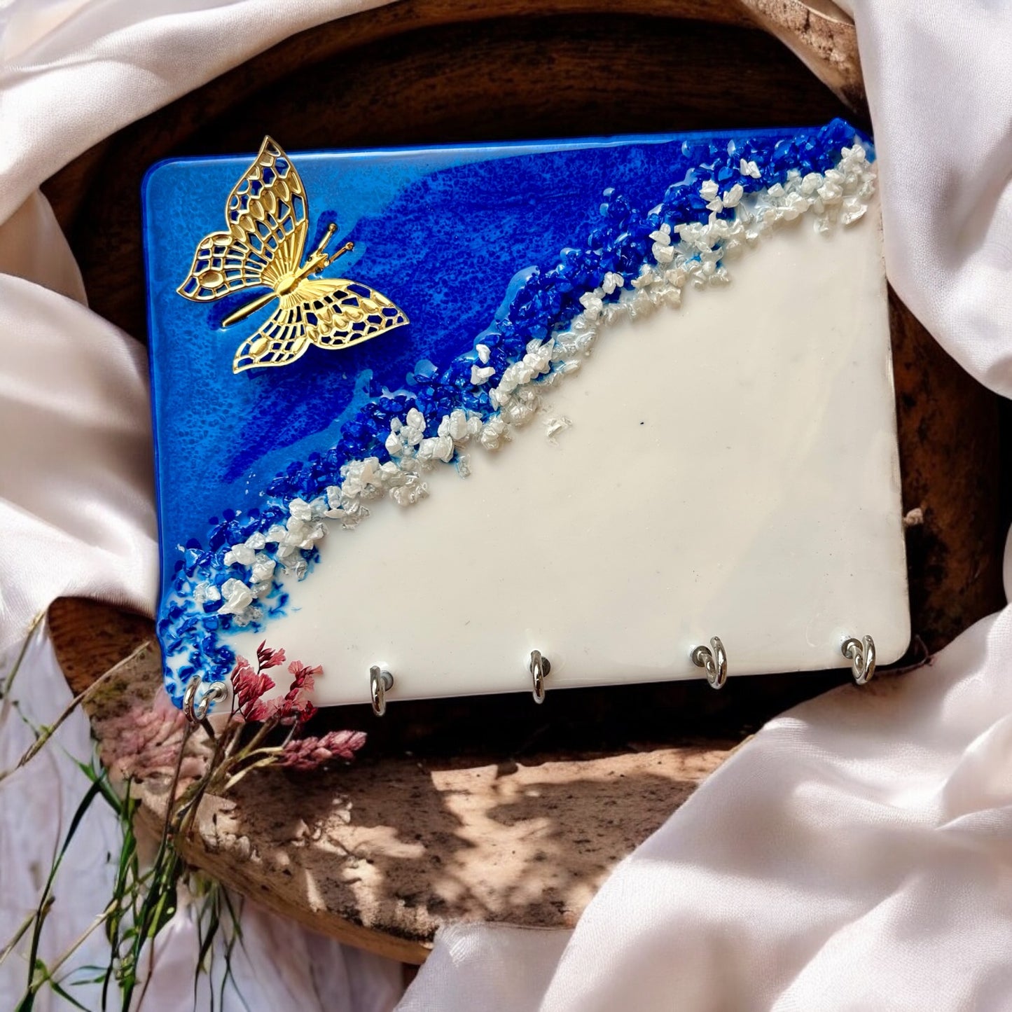 HandArted Resin KeyHolder – Scarlet Bloom Edition