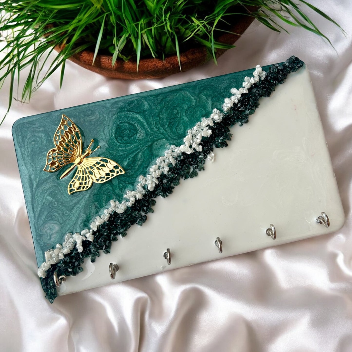 HandArted Resin KeyHolder – Scarlet Bloom Edition