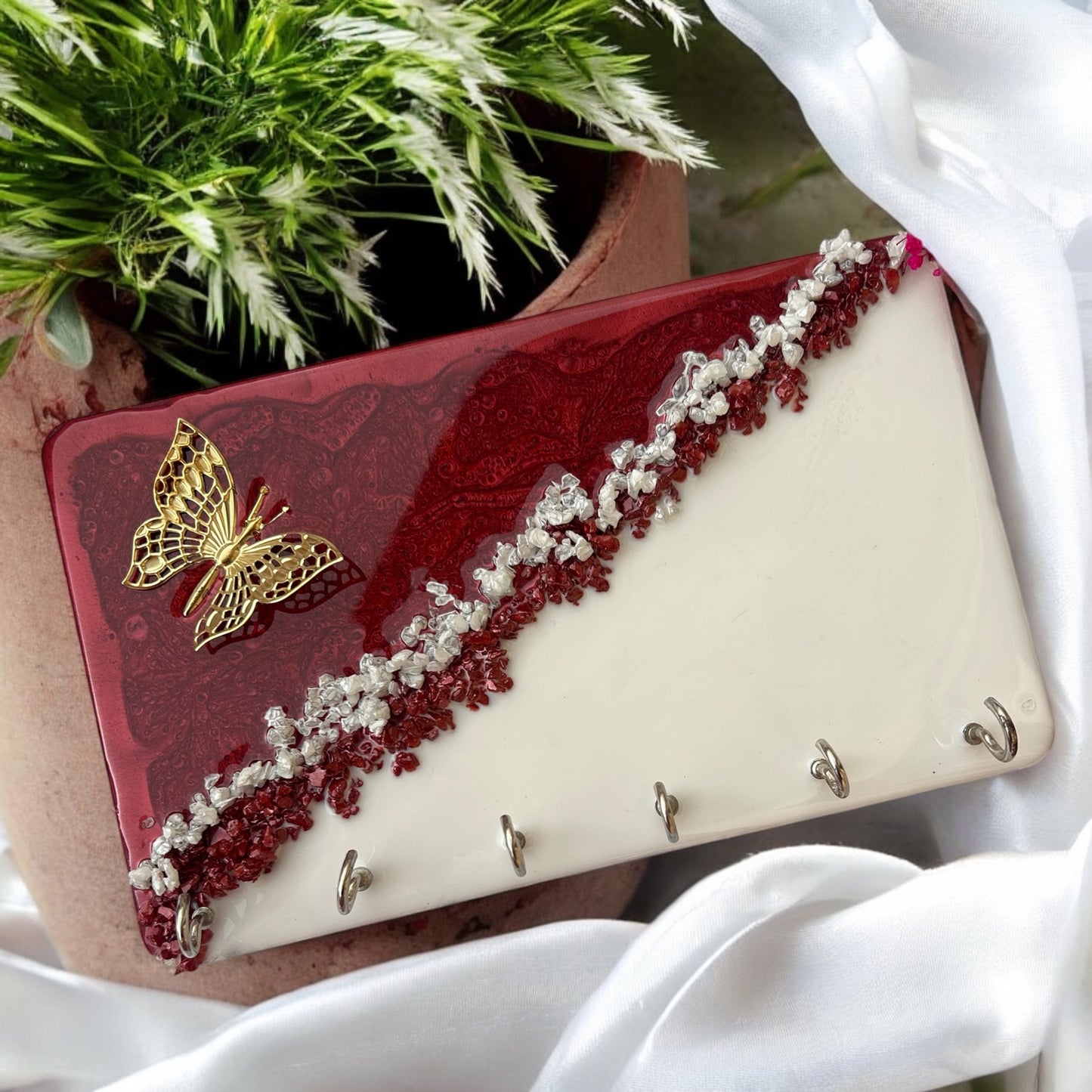 HandArted Resin KeyHolder – Scarlet Bloom Edition