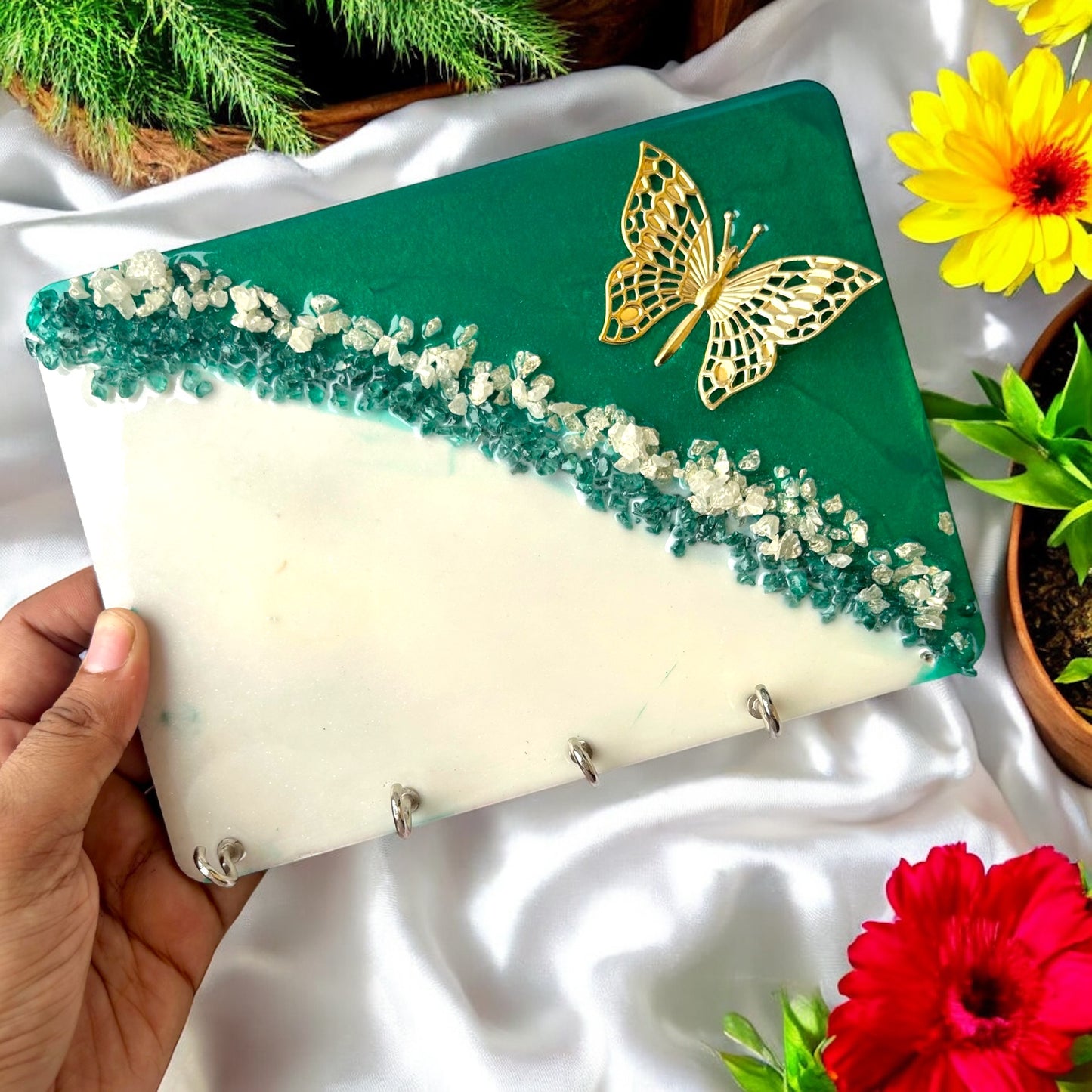 HandArted Resin KeyHolder – Scarlet Bloom Edition