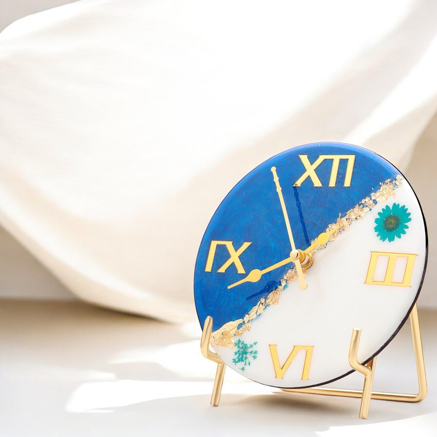 HandArted Resin Table Clock – Ocean Bloom Edition