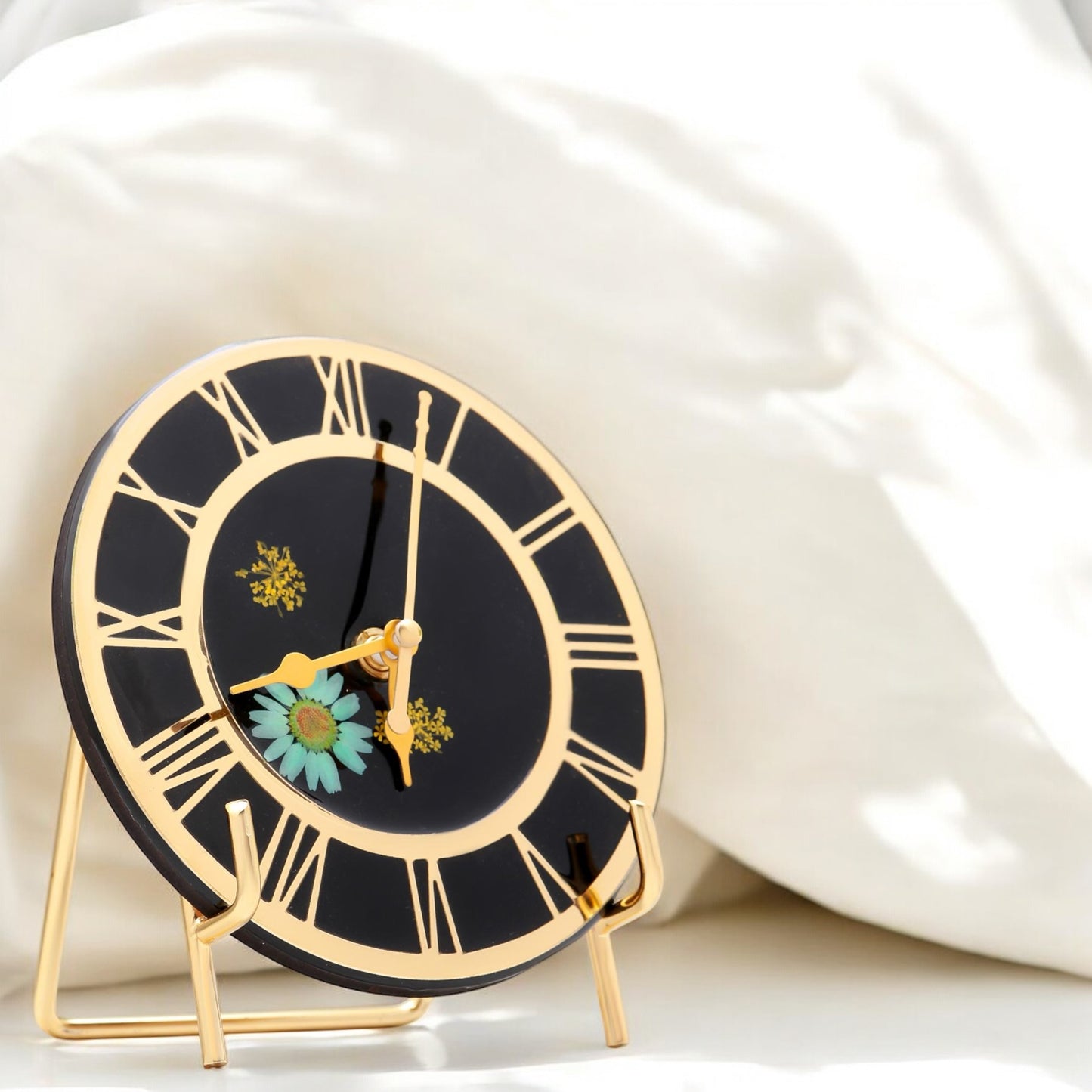 HandArted Resin Table Clock – Noir Bloom Edition