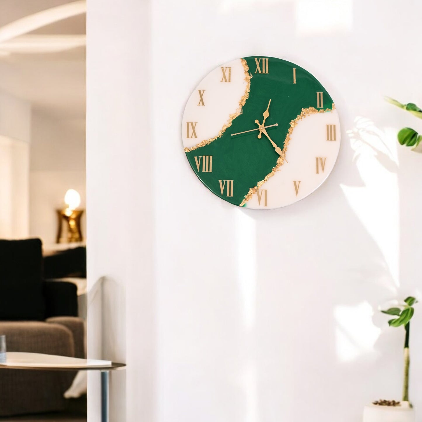 Emerald & Ivory Resin Wall Clock – Elegance that Tells Time