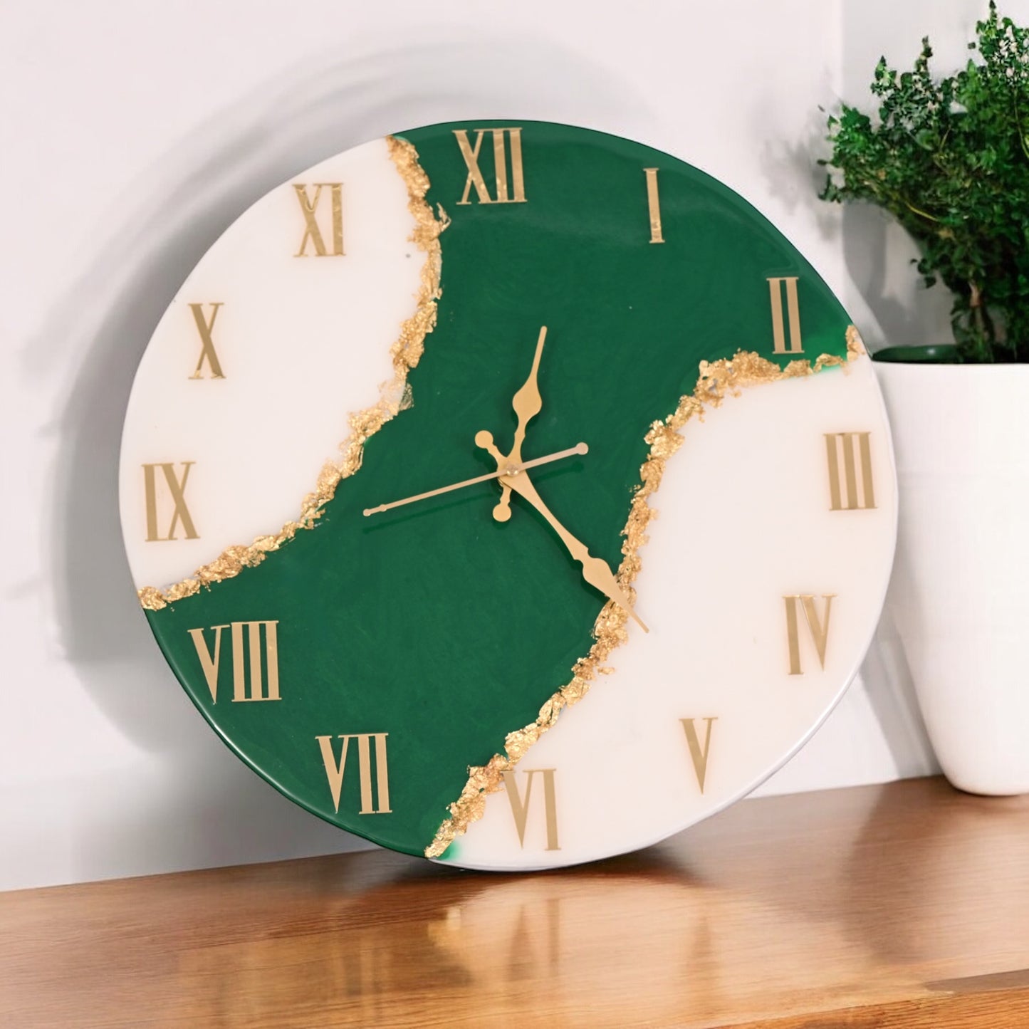 Emerald & Ivory Resin Wall Clock – Elegance that Tells Time