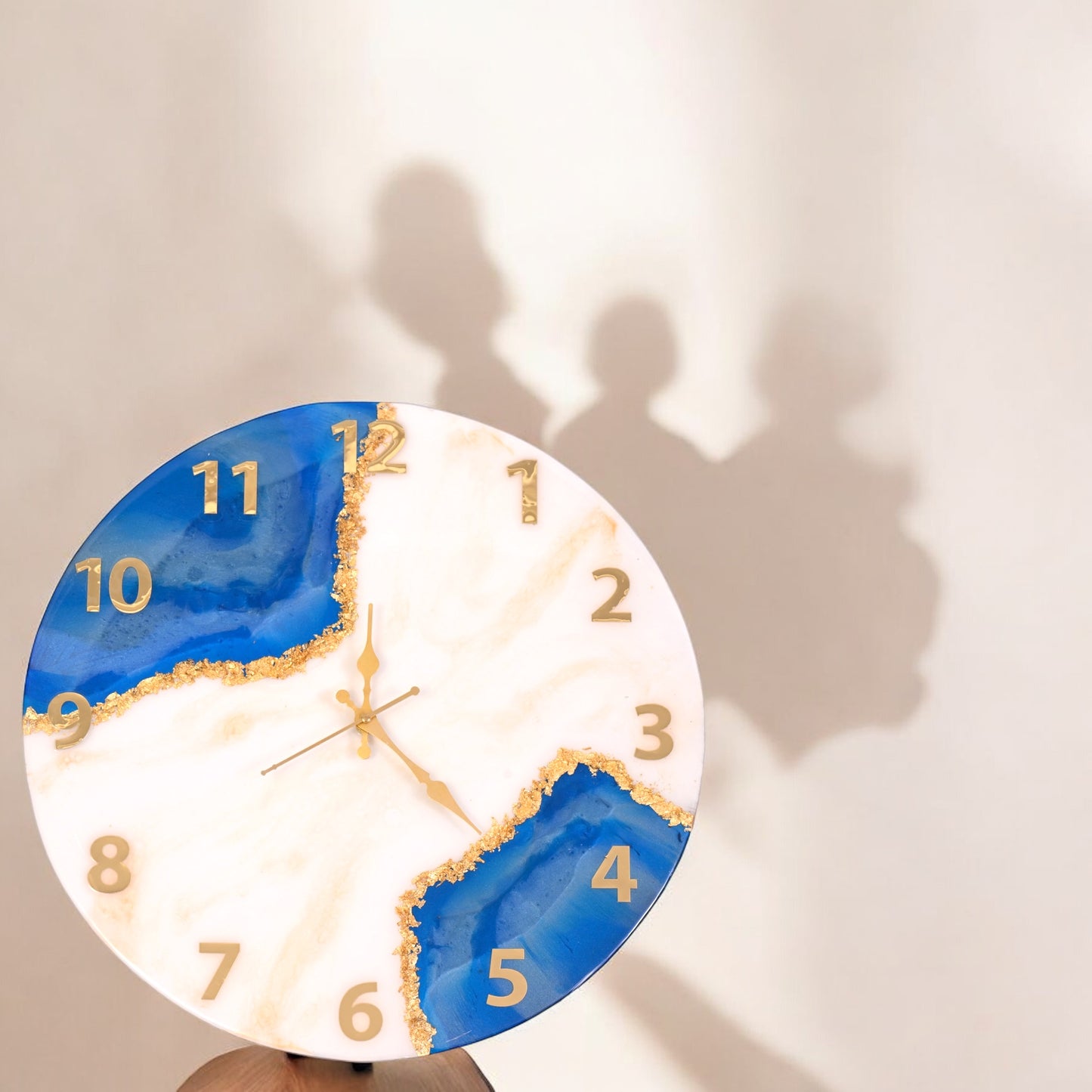 Ocean Luxe Resin Wall Clock – Art Meets Timeless Elegance