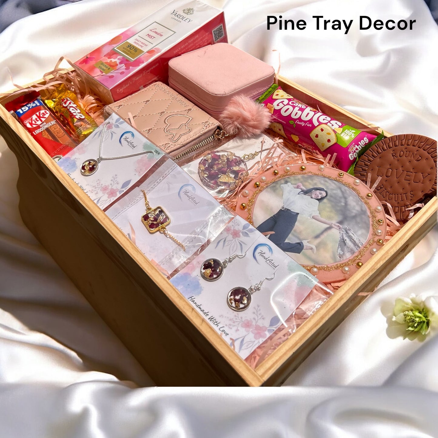 ๐ Customized Resin Rakhi Gift Hamper for Sister โ A Blessed Keepsake of Love, Elegance & Memories