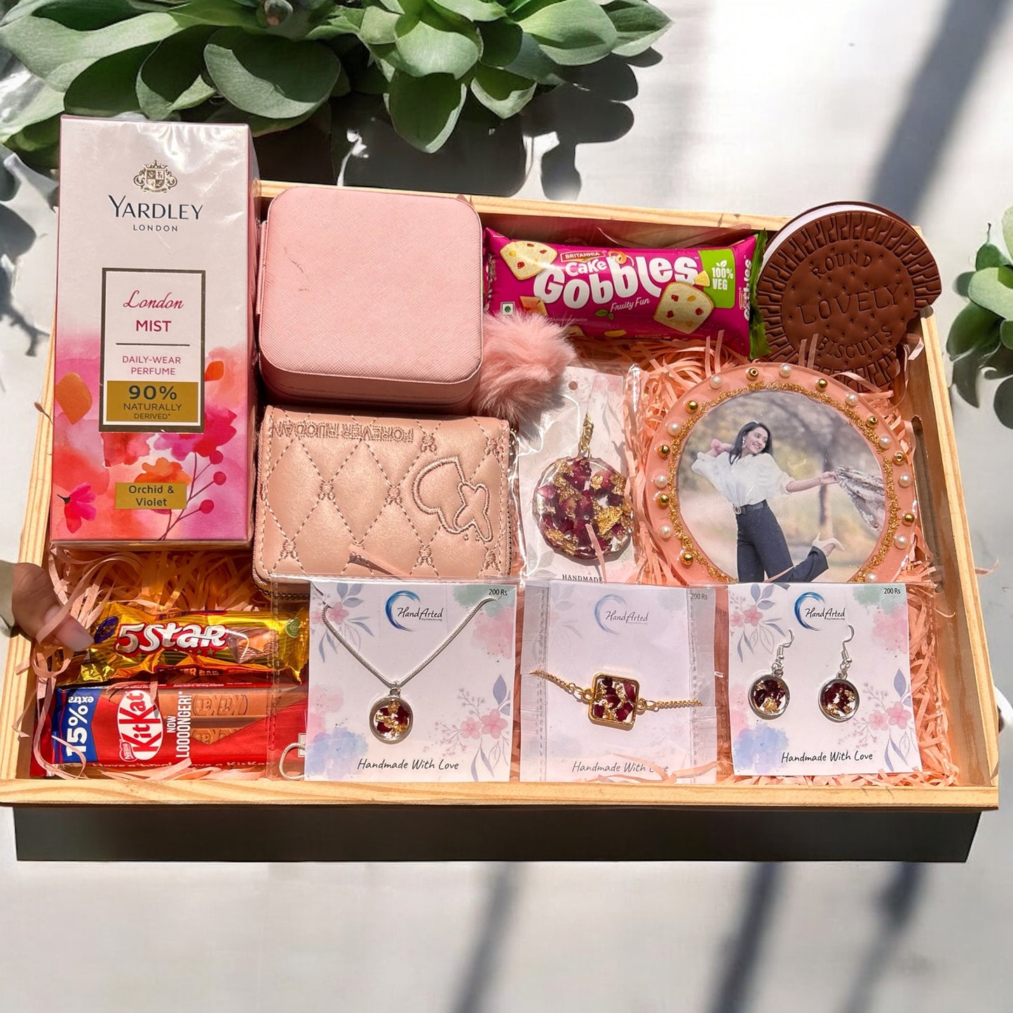 ๐ Customized Resin Rakhi Gift Hamper for Sister โ A Blessed Keepsake of Love, Elegance & Memories