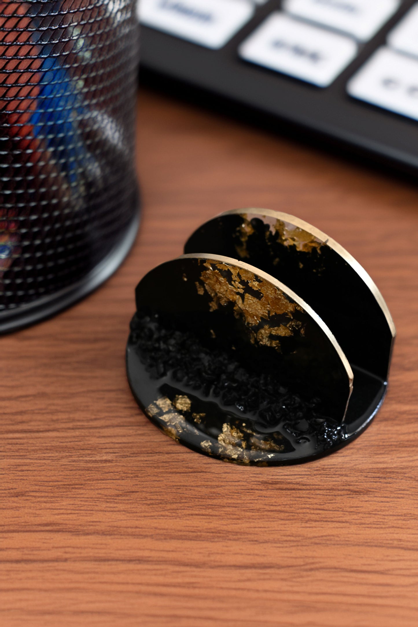 π€ Handcrafted Resin Tissue Holder β Midnight Gold Edition