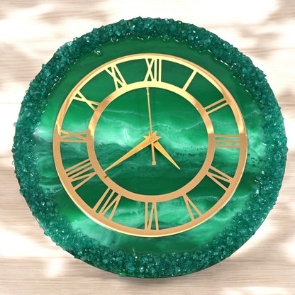 HandArted Emerald Green Resin Wall Clock: A Statement of Style and Craftsmanship