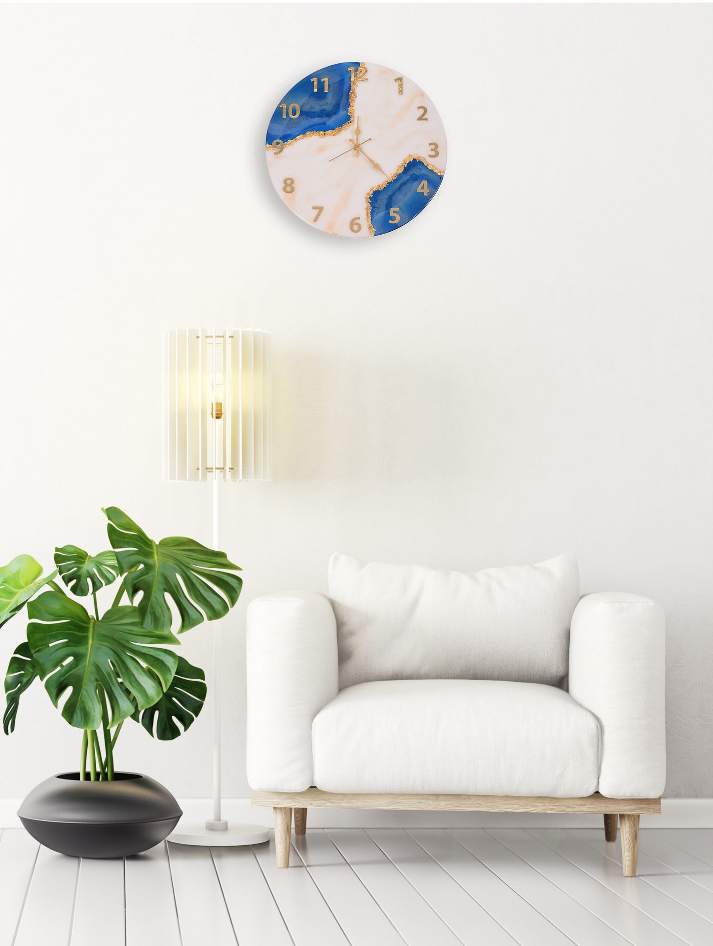 Ocean Luxe Resin Wall Clock – Art Meets Timeless Elegance